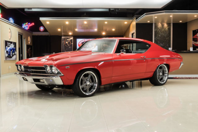 Chevelle Restomod! GM 572ci Crate V8, TKO 5-Speed Manual, Wilwood, PS, PB, A/C 1969 Chevrolet Chevelle Restomod