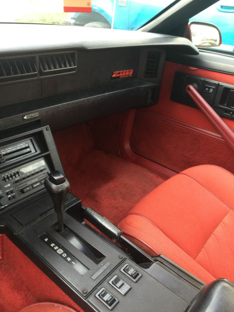 1987 Chevrolet Camaro Iroc Z - photo 12