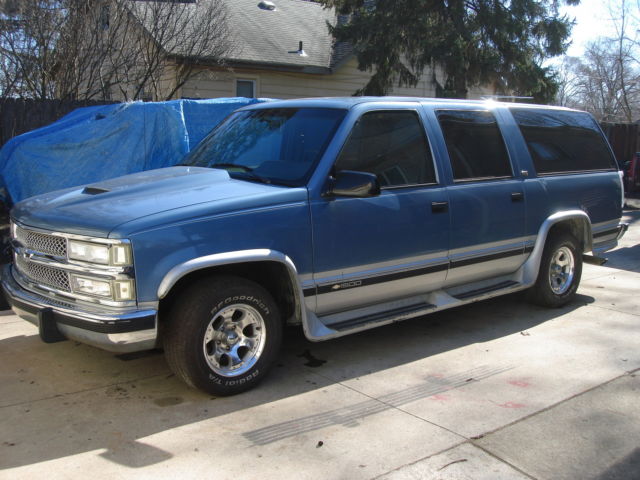1994 Chevrolet Suburban 1500 3RD ROW - photo 2