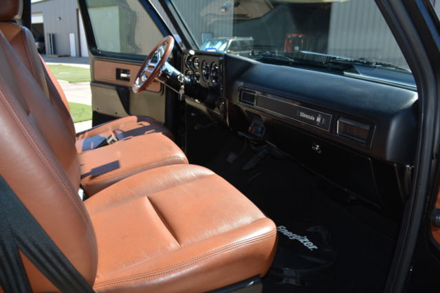 1977 Chevrolet C-10 Custom Interior - photo 12