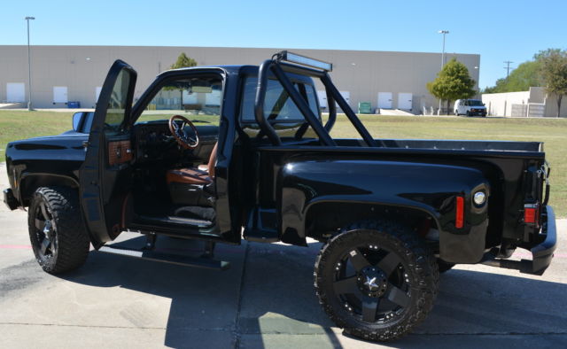 1977 Chevrolet C-10 Custom Interior - photo 3