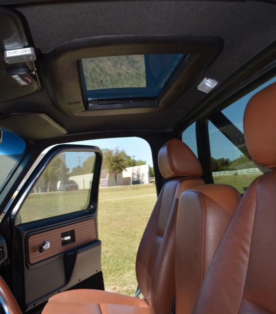 1977 Chevrolet C-10 Custom Interior - photo 9