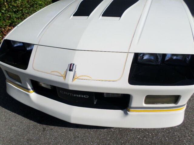 1989 Chevrolet Camaro - photo 2