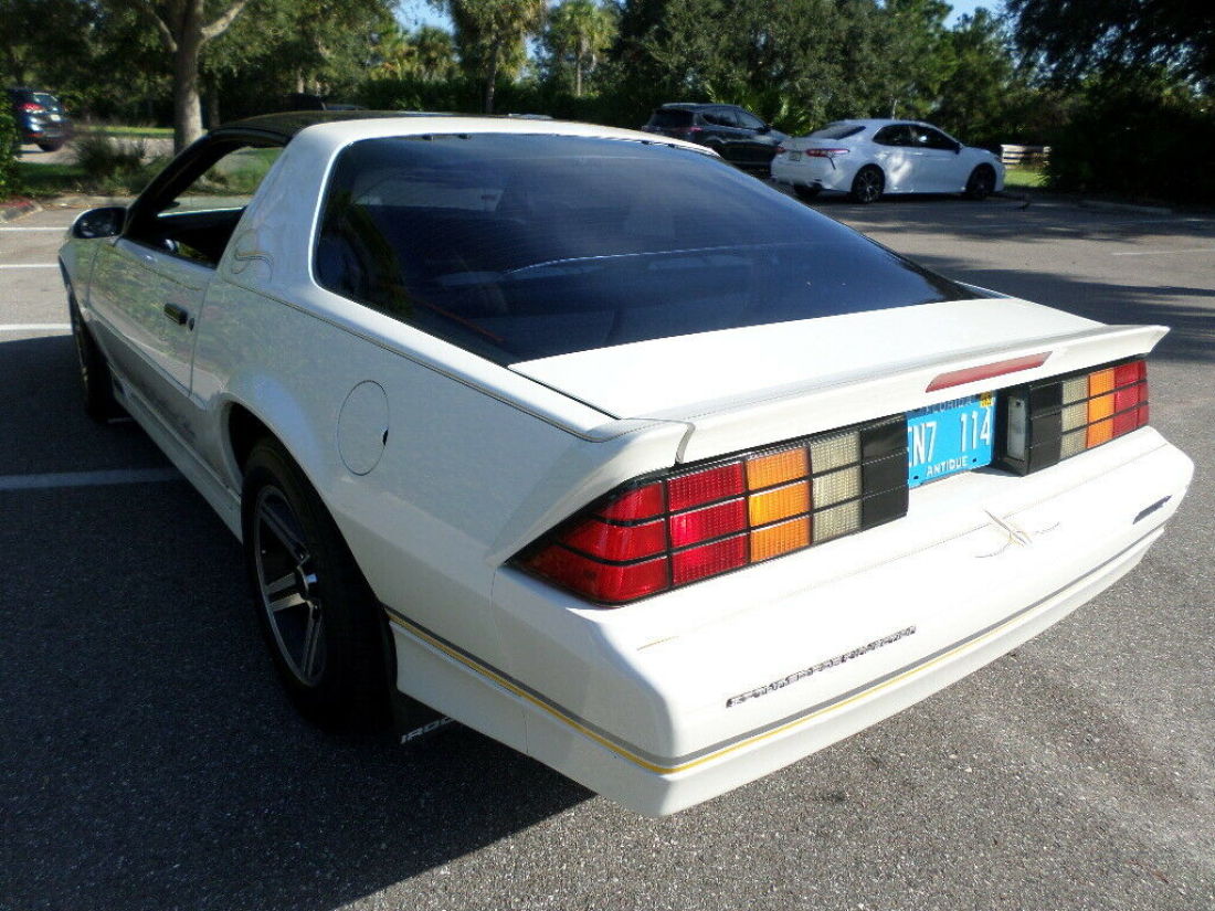 1989 Chevrolet Camaro - photo 4