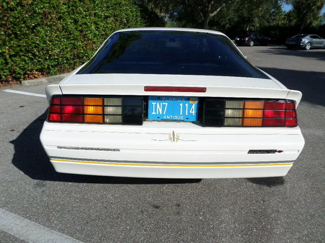 1989 Chevrolet Camaro - photo 7
