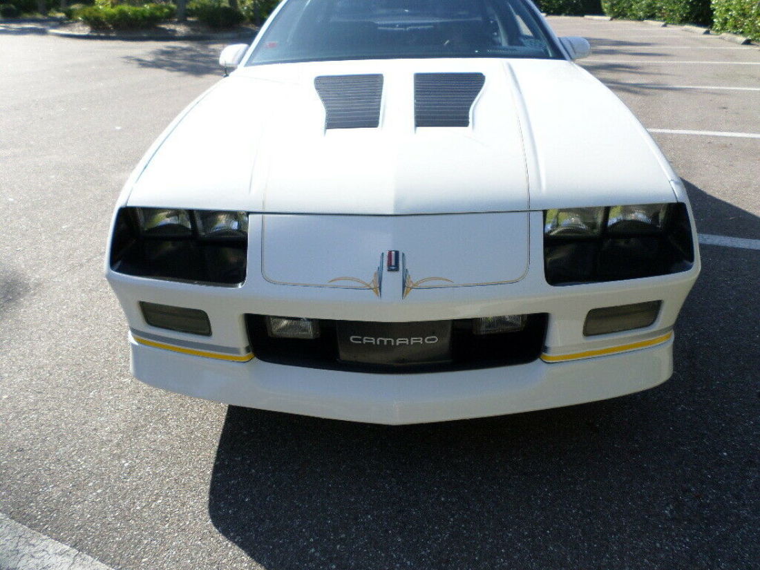 1989 Chevrolet Camaro - photo 9