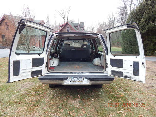 1994 Chevrolet Suburban CHEYENNE 4WD - photo 10