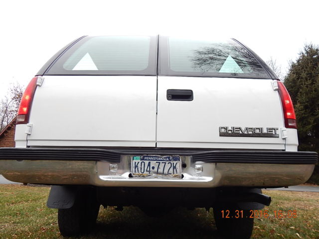 1994 Chevrolet Suburban CHEYENNE 4WD - photo 11