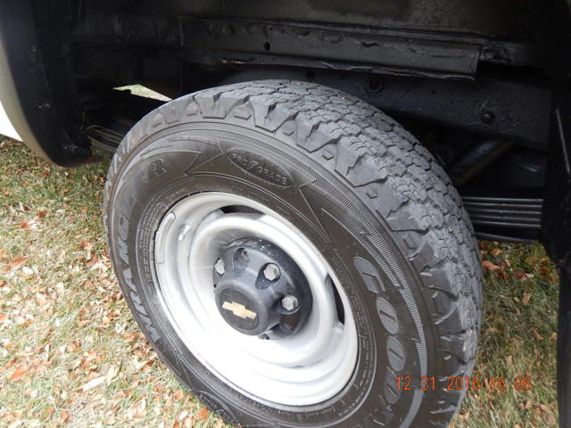 1994 Chevrolet Suburban CHEYENNE 4WD - photo 13
