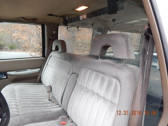 1994 Chevrolet Suburban CHEYENNE 4WD - photo 6