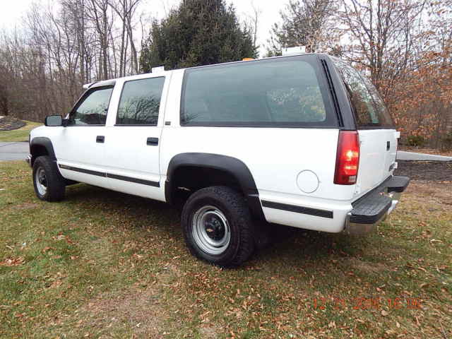 1994 Chevrolet Suburban CHEYENNE 4WD - photo 8