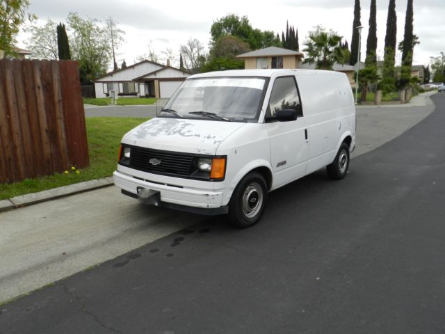 1989 Chevrolet Astro WB RWD - photo 2