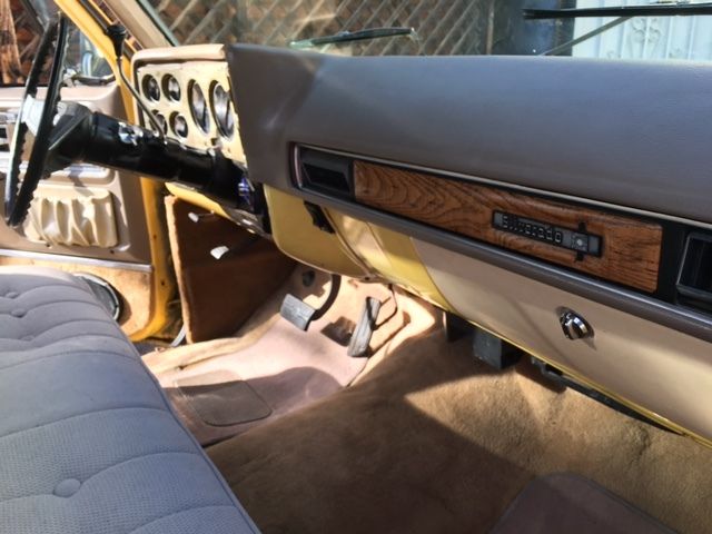 1977 Chevrolet C/K Pickup 2500 Silverado trim in good condition - photo 11