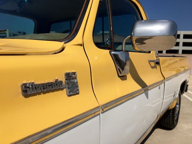 1977 Chevrolet C/K Pickup 2500 Silverado trim in good condition - photo 9