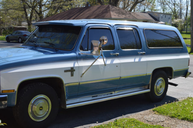 1986 Chevrolet Suburban - photo 4