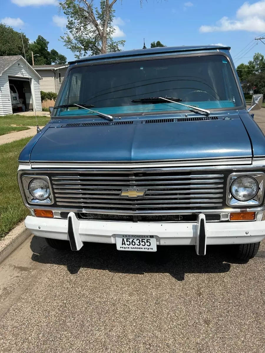 Chevrolet Caravan 1977 Chevrolet G20 Van