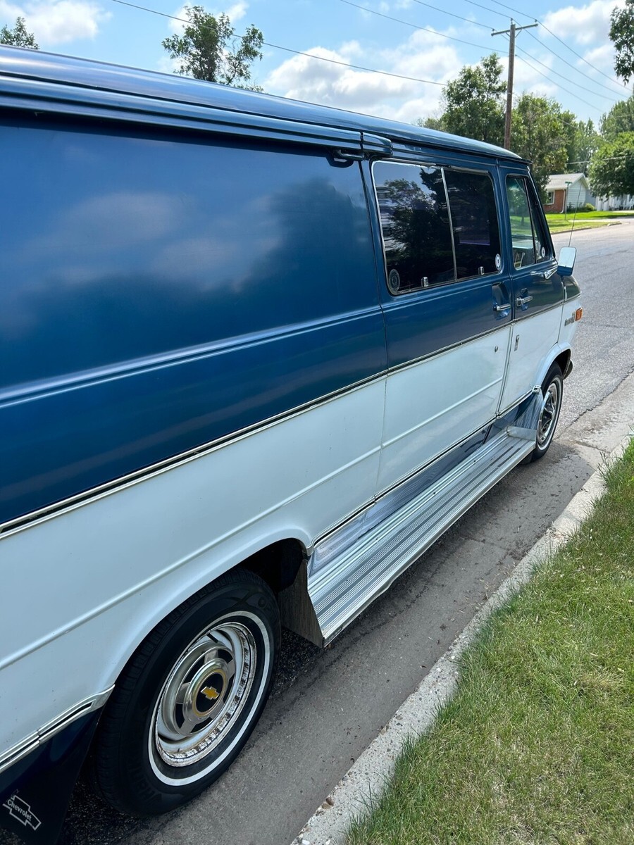 1977 Chevrolet G20 Van - photo 2