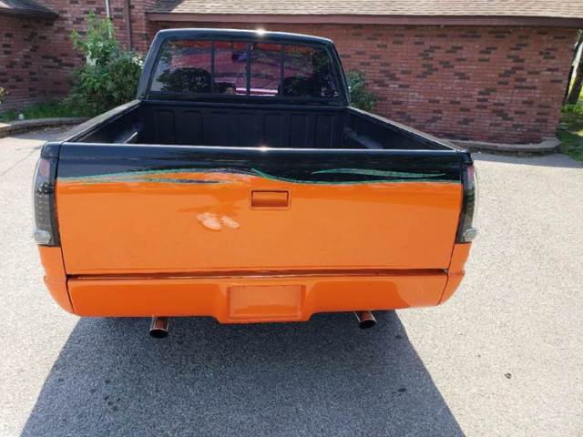 1988 Chevrolet C/K Pickup 1500 C1500 Silverado 2dr Standard Cab SB - photo 11