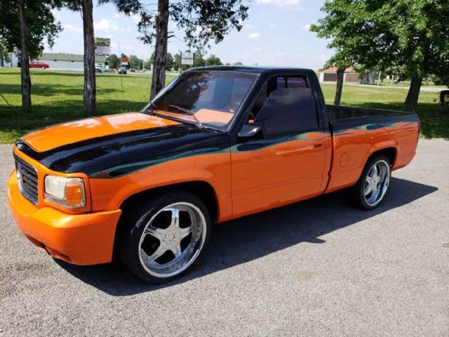 1988 Chevrolet C/K Pickup 1500 C1500 Silverado 2dr Standard Cab SB - photo 3
