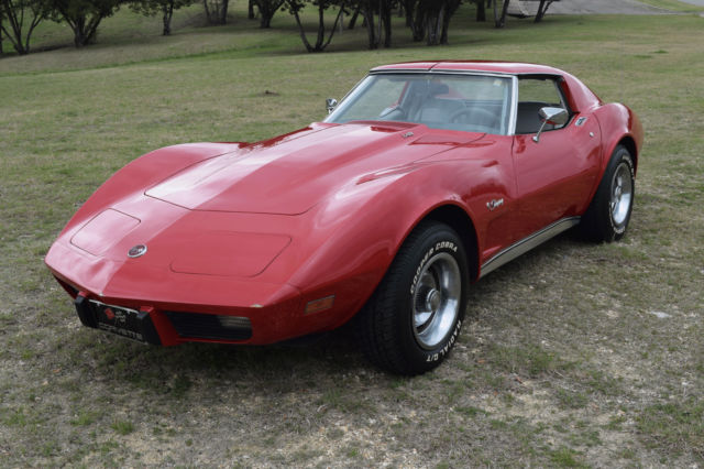 Chevrolet Corvette 1976 Stingray Coupe 2-Door 5.7L Red L82 1976 Chevrolet Corvette Stingray Coupe 2-Door