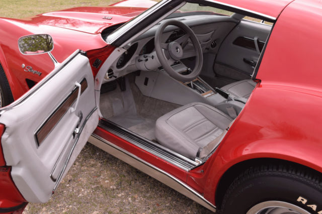 1976 Chevrolet Corvette Stingray Coupe 2-Door - photo 8