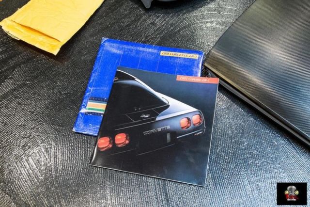 1991 Chevrolet Corvette ZR1 2dr Hatchback - photo 2