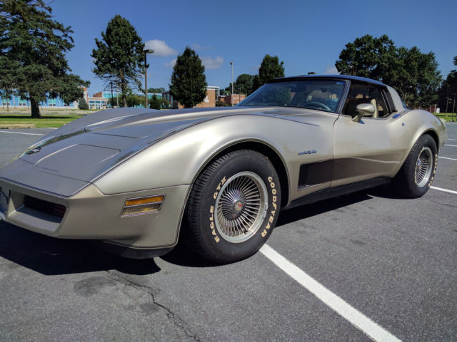 Chevrolet Corvette Collectors Edition 1982 Chevrolet Corvette Collectors Edition