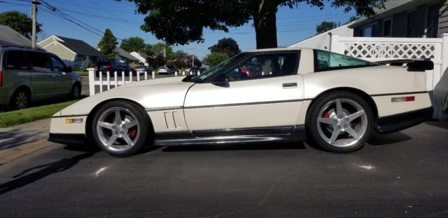 Chevrolet Corvette Coupe 5.7L vortec custom 11k in new parts 600 miles 1984 Chevrolet Corvette --