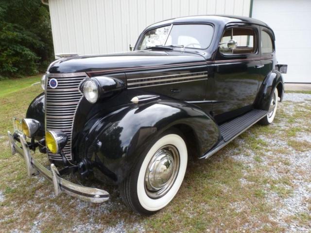 1938 Chevrolet Master Town Sedan - photo 2