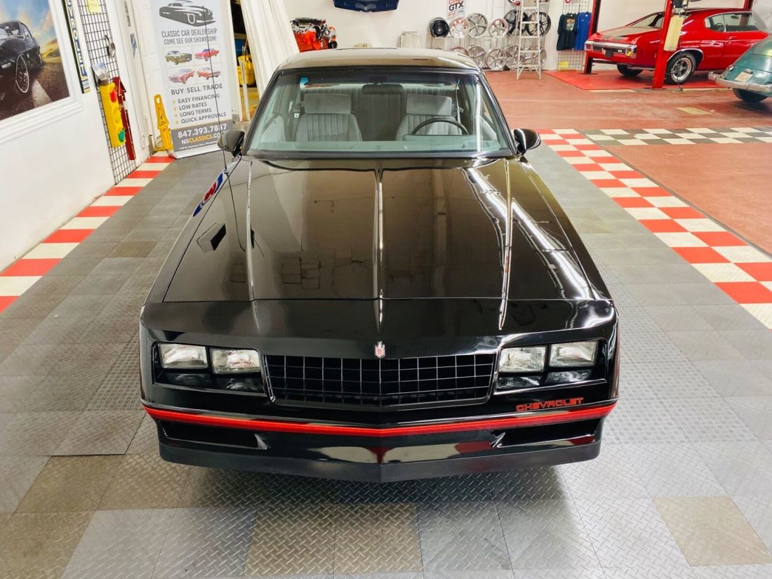 1988 Chevrolet Monte Carlo - SUPER SPORT - 34K ORIGINAL MILES - LIKE NEW - SE - photo 10