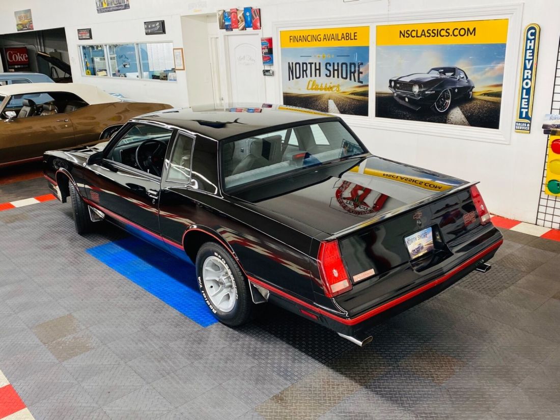 1988 Chevrolet Monte Carlo - SUPER SPORT - 34K ORIGINAL MILES - LIKE NEW - SE - photo 2