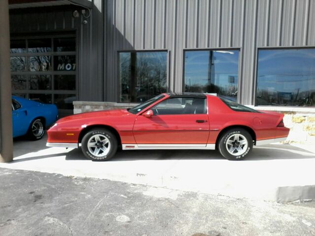 Chevrolet only 10k miles this car!! what a find 5.0 v8 auto, take a look 1984 Chevrolet Camaro Z28 Sport 5.0 v8