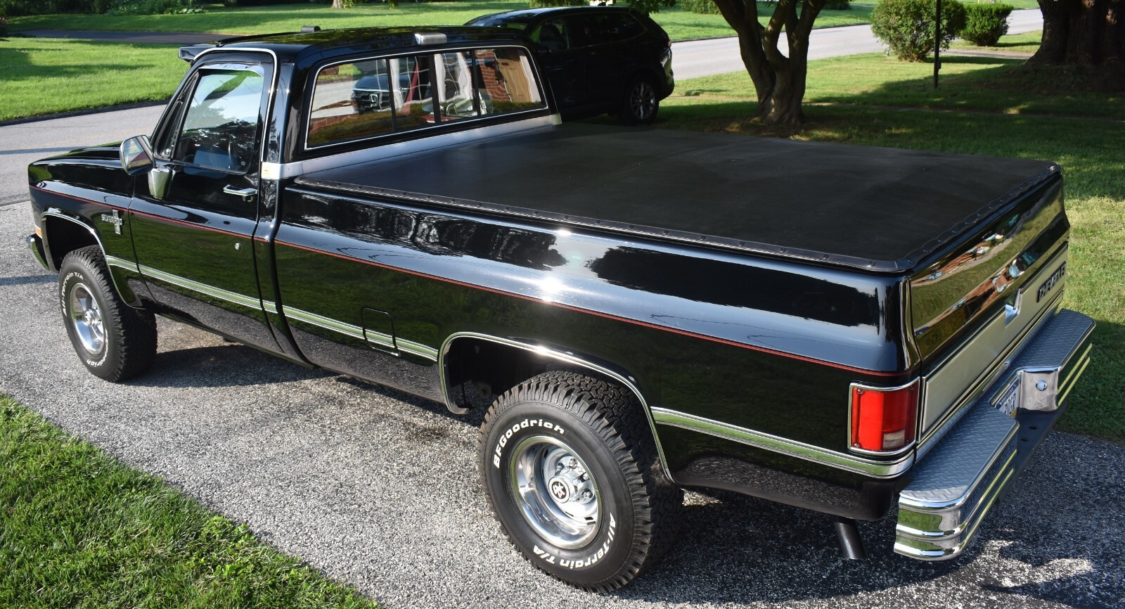 1987 Chevrolet Silverado 1500 4x4 Frame Off Build 350 V8 (video) - photo 2