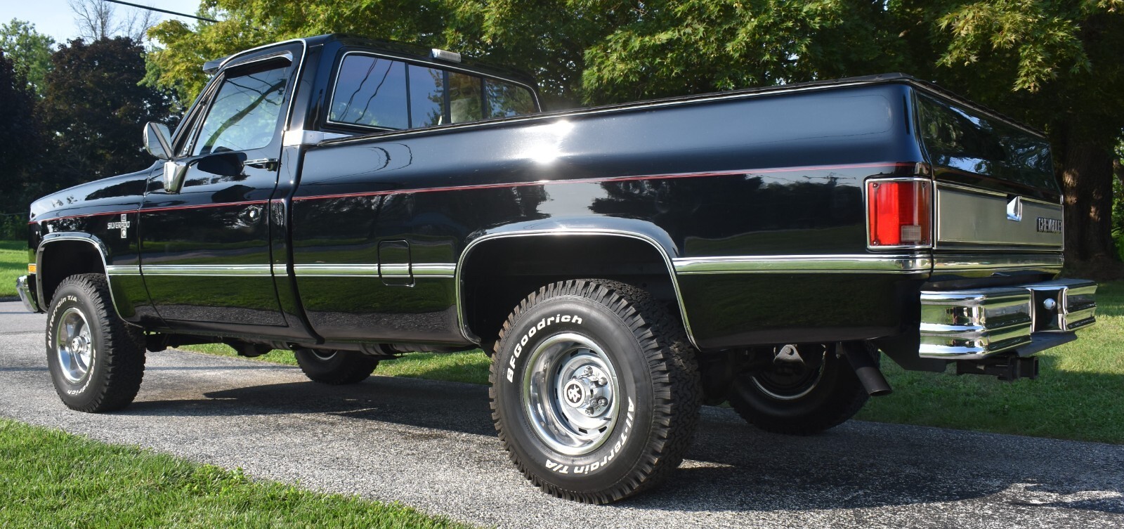 1987 Chevrolet Silverado 1500 4x4 Frame Off Build 350 V8 (video) - photo 3