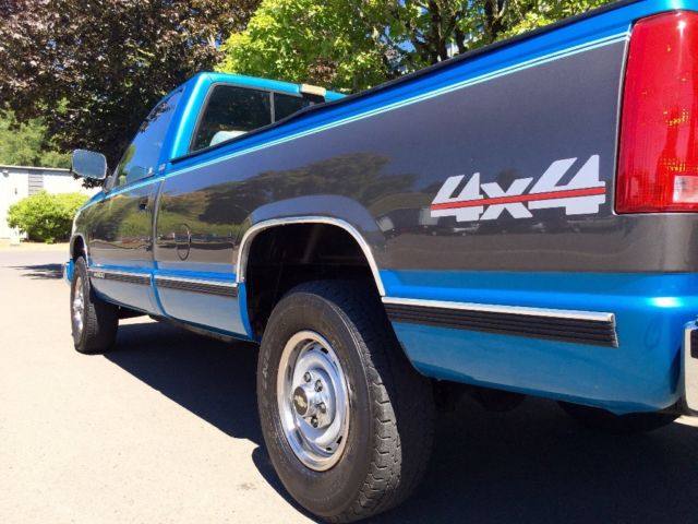 1992 Chevrolet Silverado 2500 4WD 1 Owner Very Low Miles Like New - photo 10