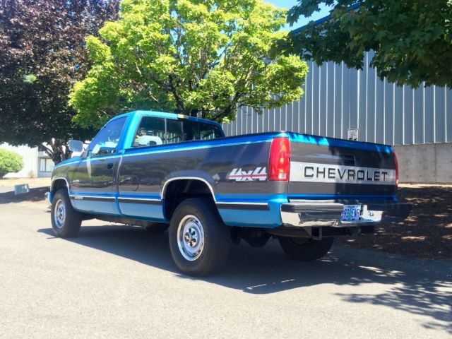 1992 Chevrolet Silverado 2500 4WD 1 Owner Very Low Miles Like New - photo 3
