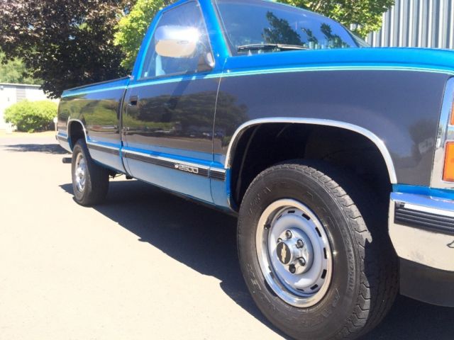 1992 Chevrolet Silverado 2500 4WD 1 Owner Very Low Miles Like New - photo 8