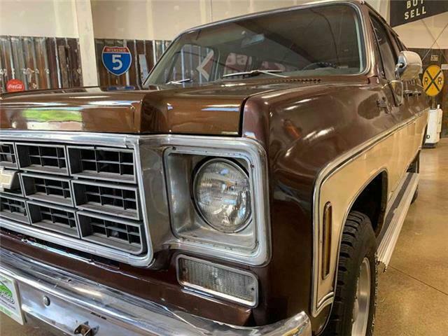 1978 Chevrolet Suburban Scottsdale 4x4 - photo 4