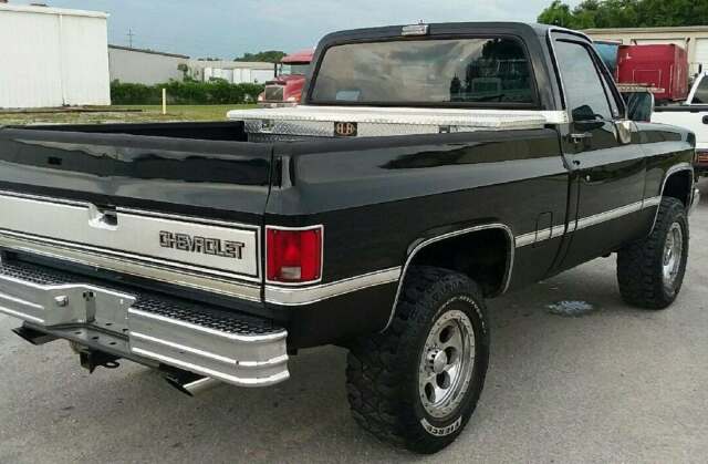 1986 Chevrolet C/K Pickup 1500 SILVERADO - photo 2