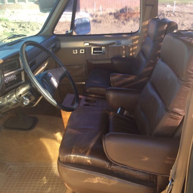 1984 Chevrolet C/K Pickup 3500 Over Land Coach - photo 7