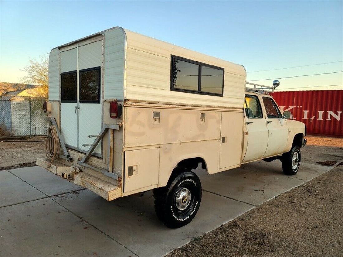 1985 Chevrolet Silverado 3500 NO RESERVE! C30 3+3 4X4 W/90K MILES - photo 2
