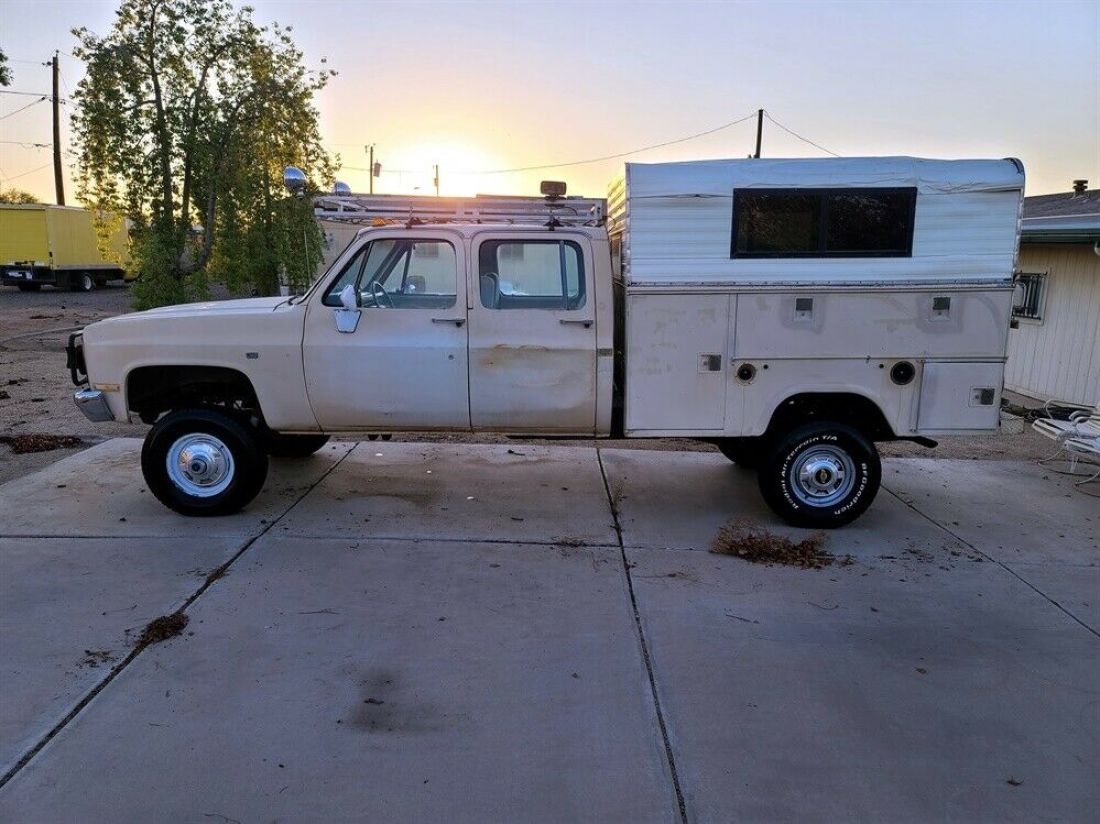 1985 Chevrolet Silverado 3500 NO RESERVE! C30 3+3 4X4 W/90K MILES - photo 5