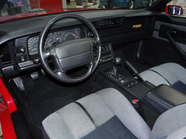 1990 Chevrolet Camaro 2dr Convertible IROC Z - photo 10