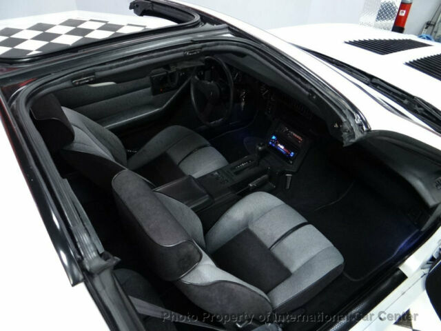 1987 Chevrolet Camaro - photo 10