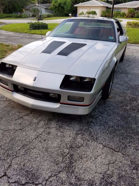 1985 Chevrolet Camaro - photo 2