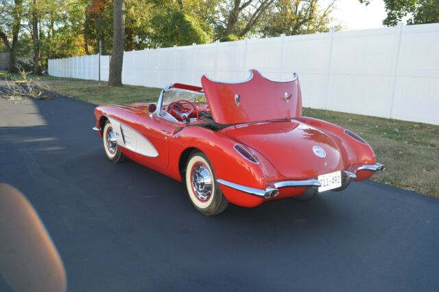 1960 Chevrolet Corvette CONVERTIBLE - photo 3