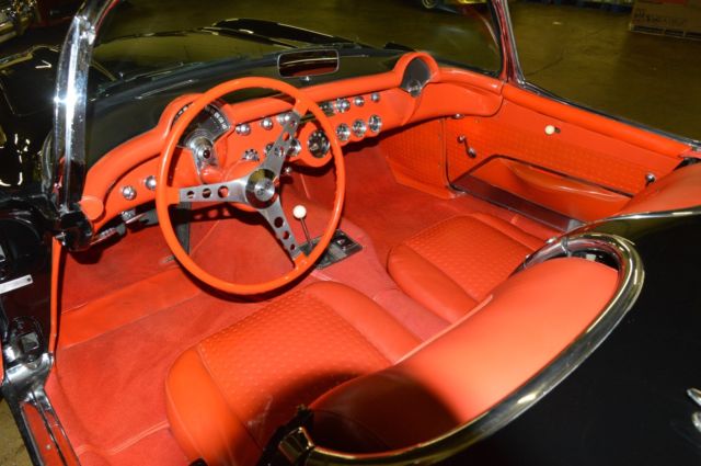 1957 Chevrolet Corvette CONVERTIBLE - photo 6