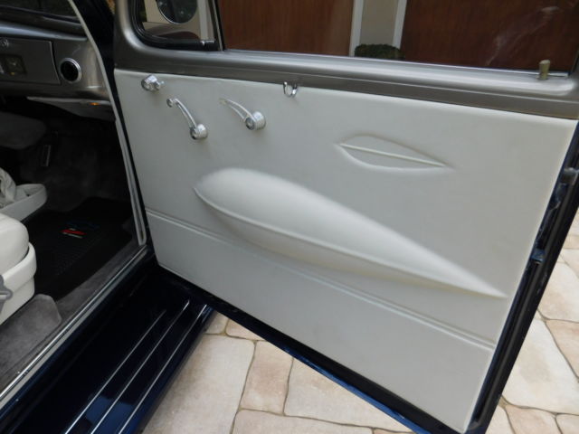 1939 Chevrolet Master Deluxe Town Sedan - photo 5