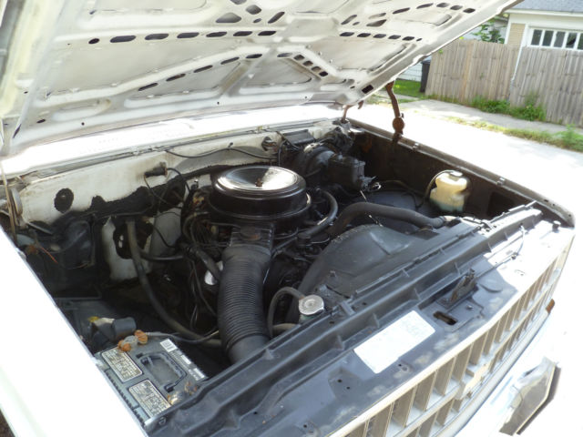 1982 Chevrolet C/K Pickup 2500 Custom - photo 8