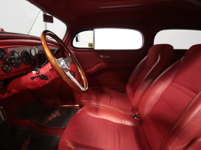 1936 Chevrolet Sedan - photo 3
